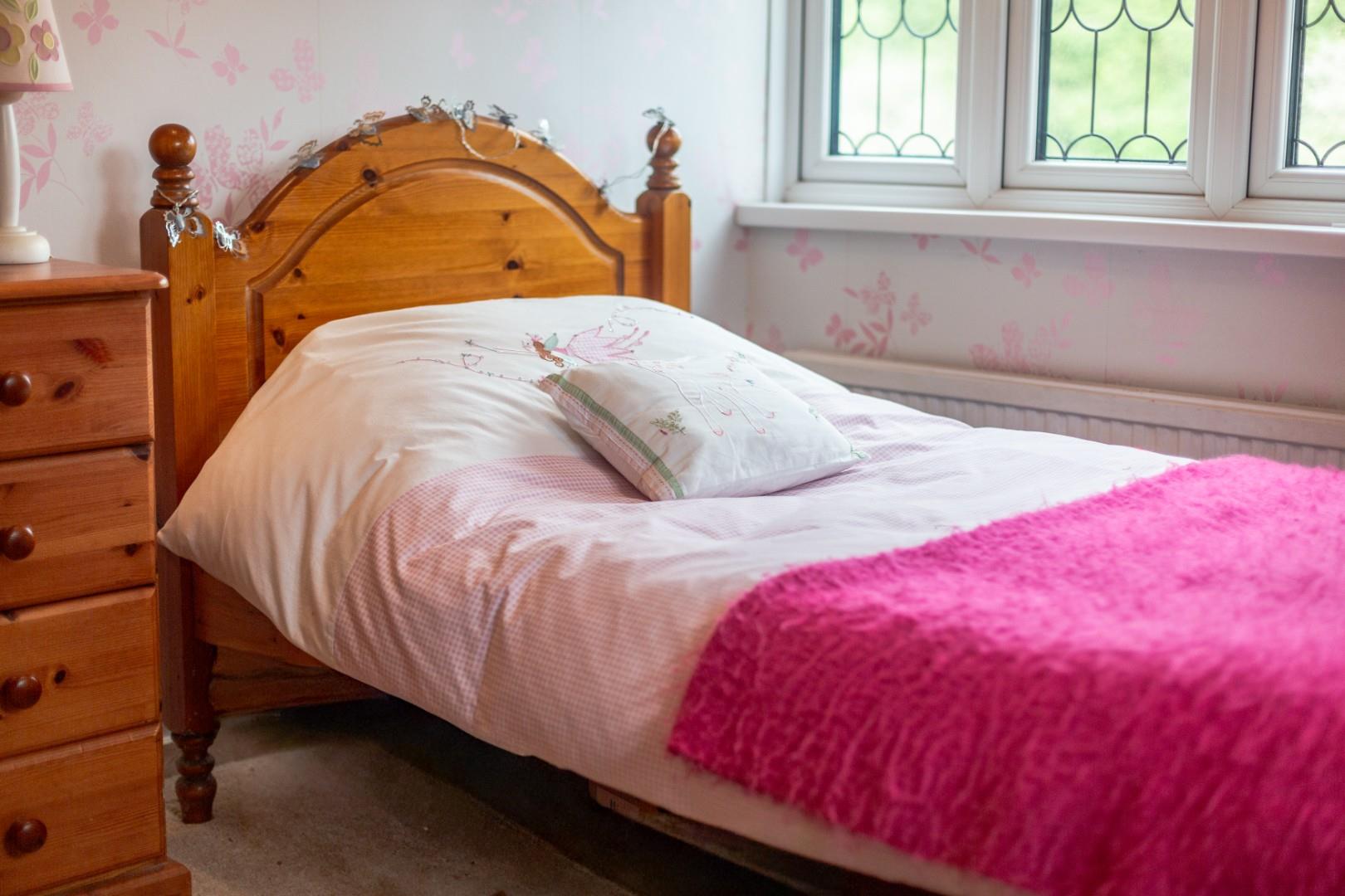 West Cross Lane, West Cross, Swansea, SA3 5LS